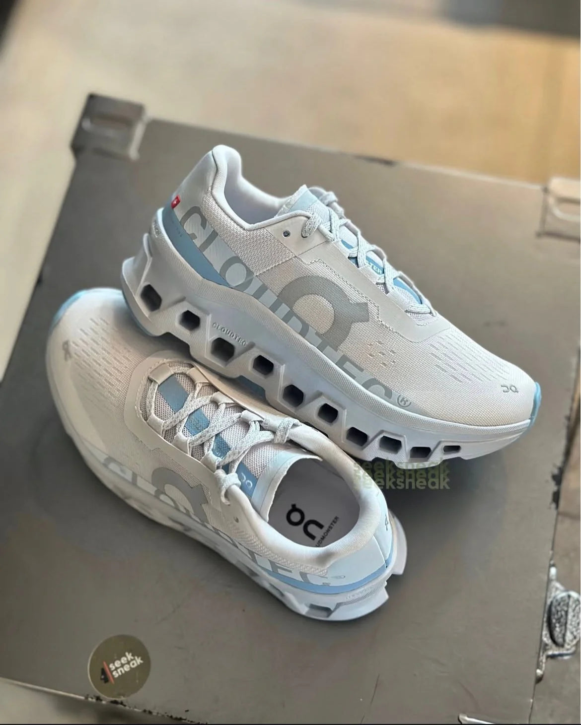 On cl_oud_Mo_nster Frost Wash